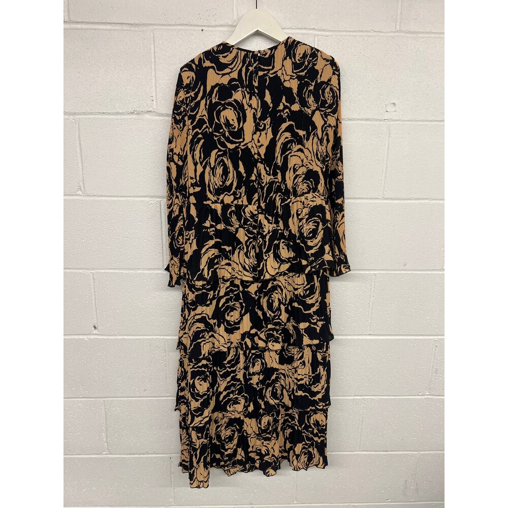 NWT Chico’s Black Label Sz4 Black Tan Floral Pleat Tiered Long Sleeve Midi Dress - Picture 4 of 5